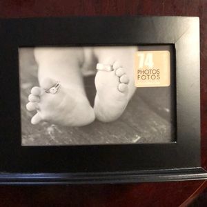 74 Hold Picture Frame